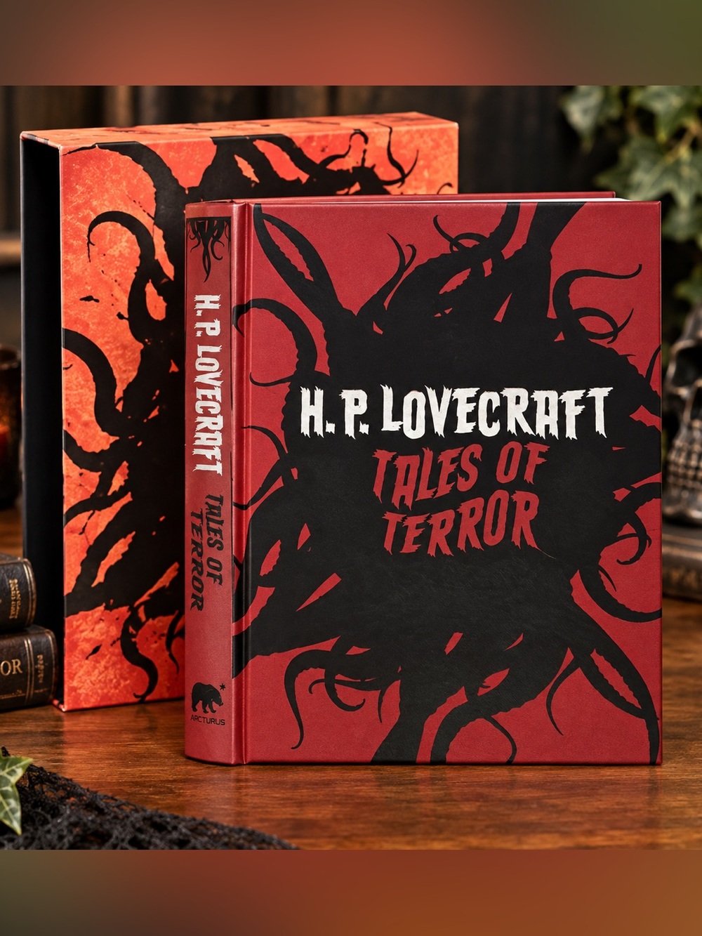 H.P. Lovecraft Tales of Terror Red Art Book